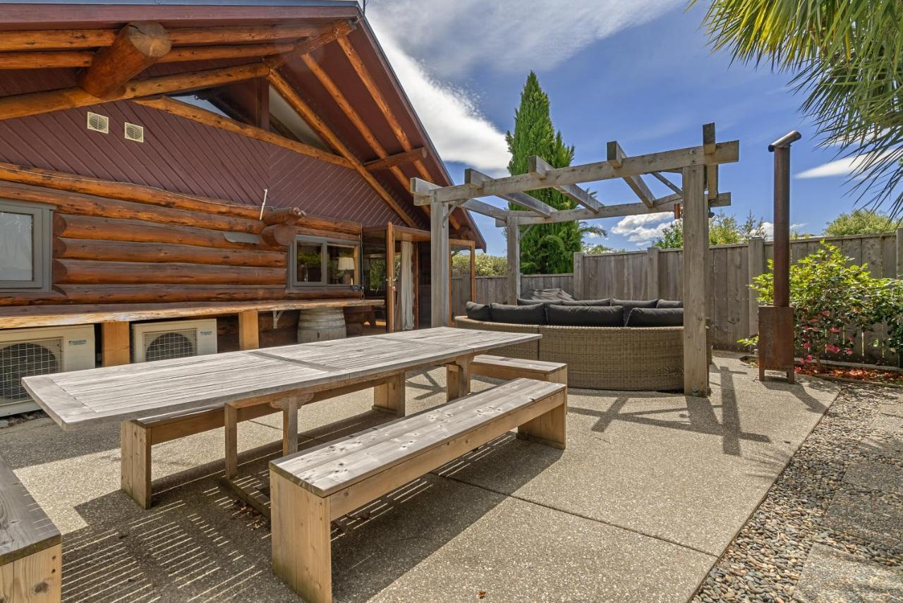 The Log House Villa Wanaka Ngoại thất bức ảnh